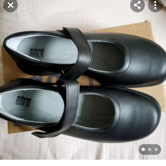 School shoes - Picture 2 of 2